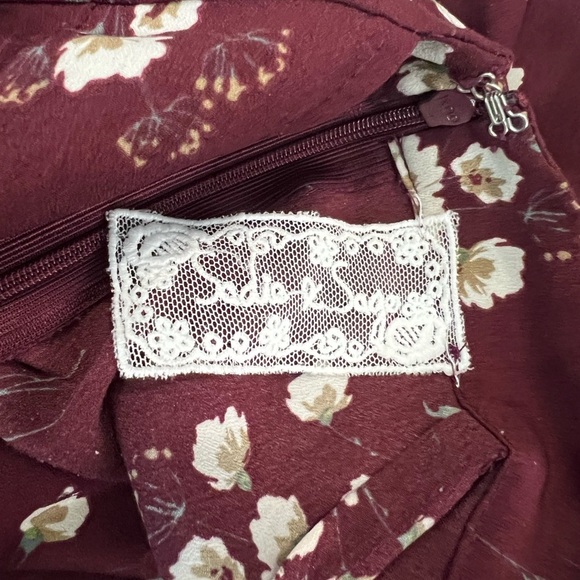 Sadie & Sage Red and White Floral Jumpsuit with V-Neck - Picture 2 of 13